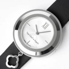 반클리프 앤 아펠 참 워치 실버 블랙